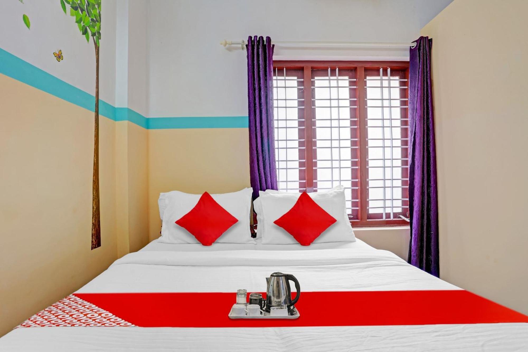 Spot On The New View Regency Hotell Thiruvananthapuram Exteriör bild