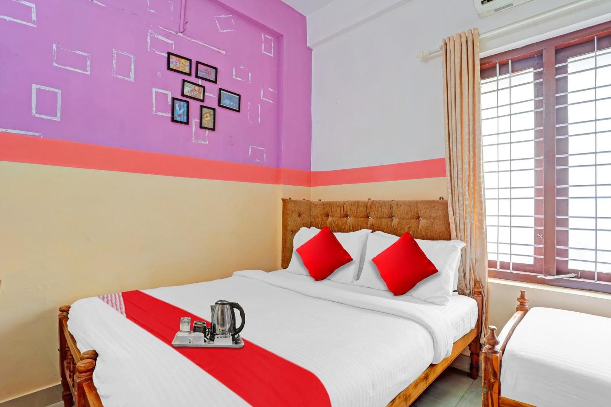 Spot On The New View Regency Hotell Thiruvananthapuram Exteriör bild