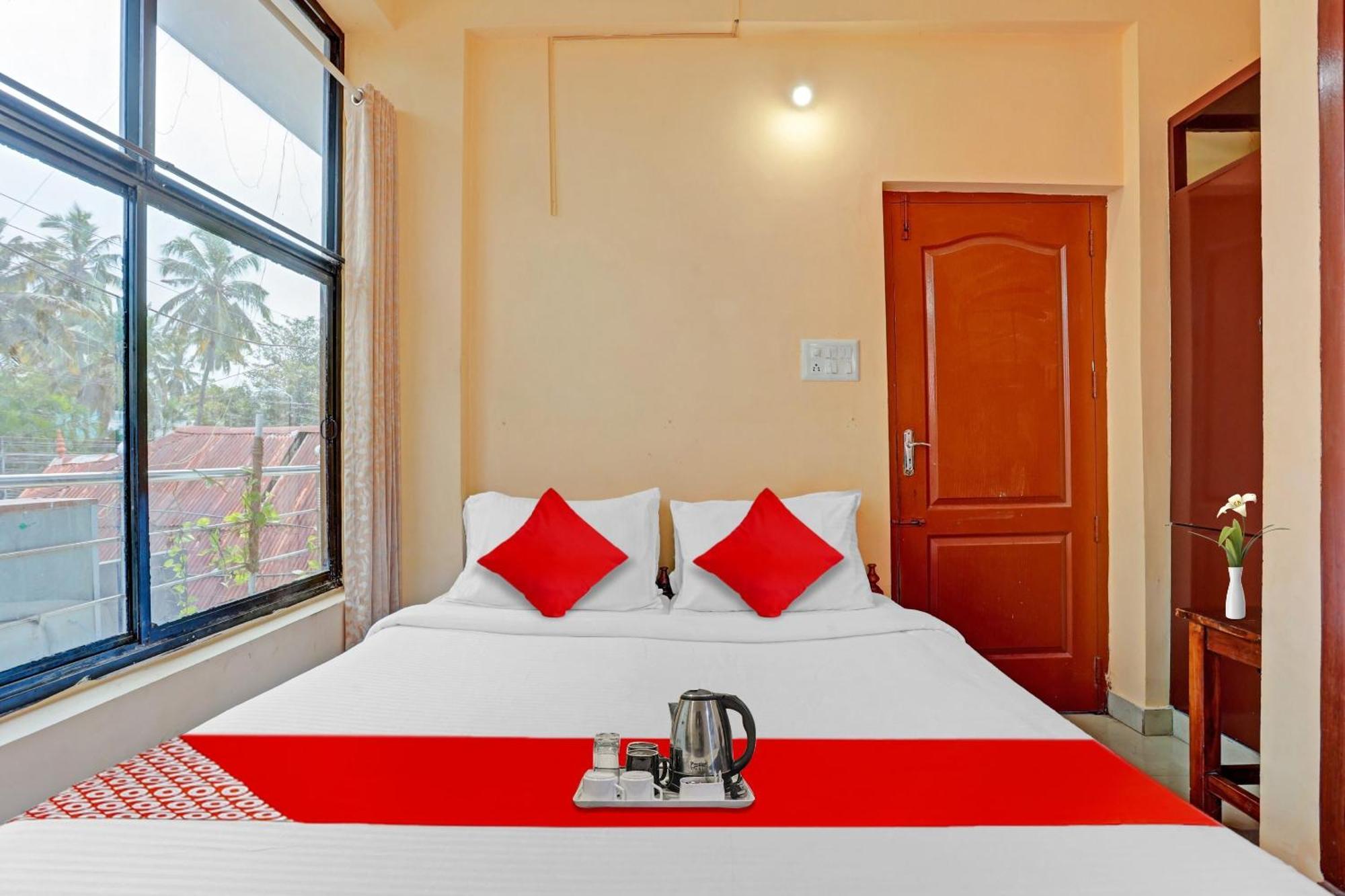 Spot On The New View Regency Hotell Thiruvananthapuram Exteriör bild