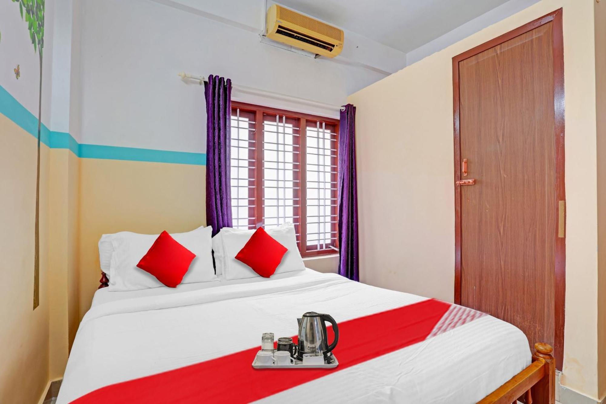Spot On The New View Regency Hotell Thiruvananthapuram Exteriör bild