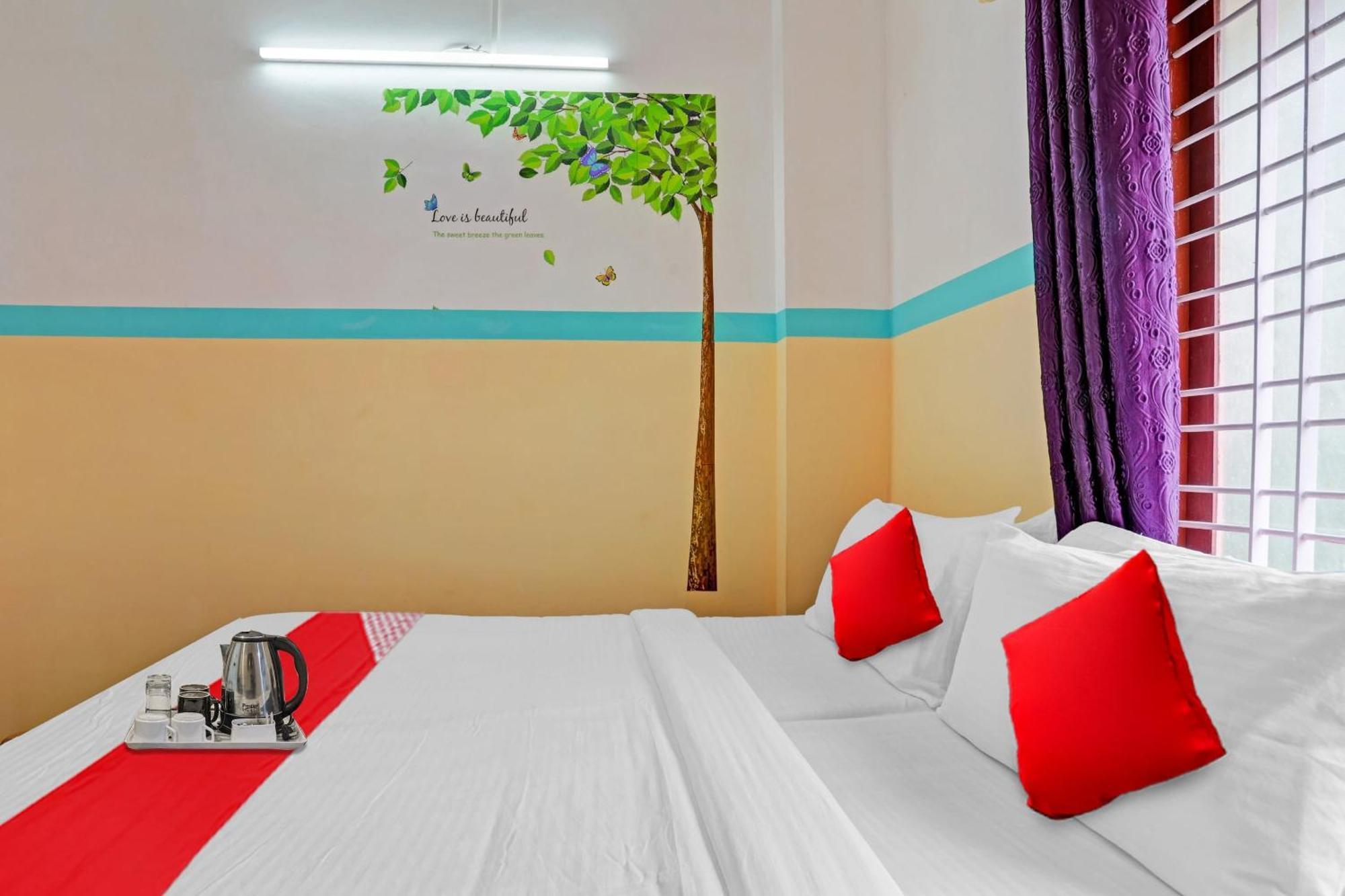 Spot On The New View Regency Hotell Thiruvananthapuram Exteriör bild