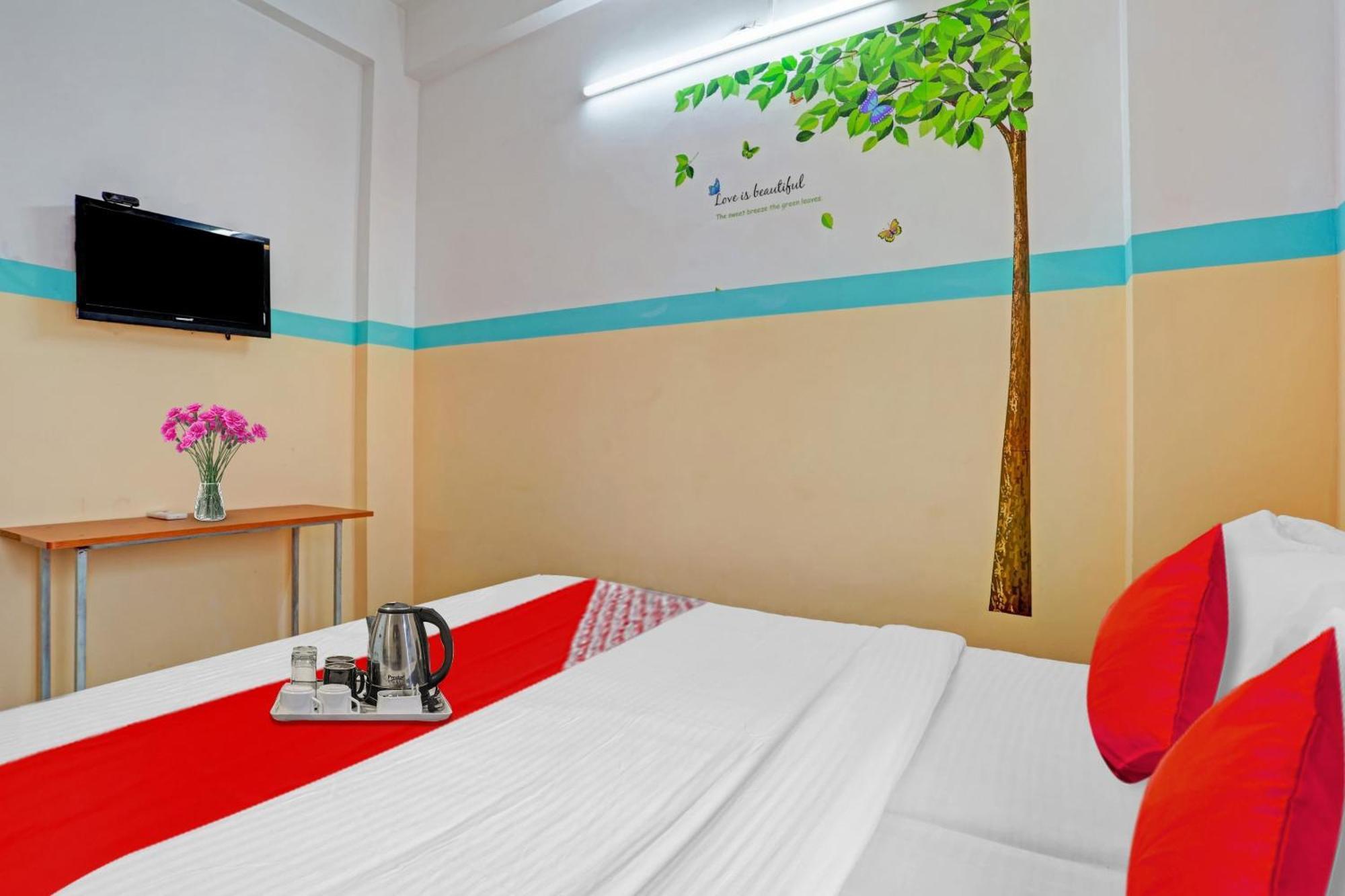 Spot On The New View Regency Hotell Thiruvananthapuram Exteriör bild